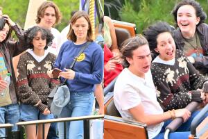 Emme, la hija de JLo, se va de paseo con Jennifer Garner a Disney (fotos)