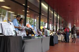 Concurrida la Feria Internacional del Libro en Miami