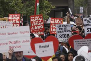 Protestas del May Day reúnen a miles en Los Ángeles para exigir justicia laboral e inmigrante