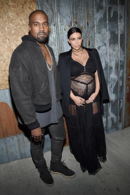 The businesswoman said, on another occasion in a chapter of 'Keeping Up With the Kardashians', that she felt pressure from her husband because he wanted to have seven children and confessed that he was <b> <a href = "https: // www .univision.com / celebrities / kim-kardashian-confesses-being-terrified-before-the-arrival-of-her-fourth-son-photos ">" terrified "at the arrival of her room </a> </ b > son Psalm.