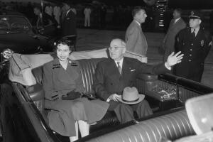 Reina Elizabeth II con presidentes de EEUU