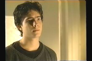 Osvaldo Benavides como Sergio en 'La primera noche' de 1998.jpg