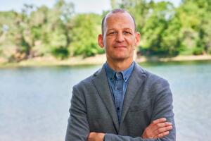 Kevin McCarty; Candidato a la alcaldía de Sacramento con enfoque en vivienda y seguridad