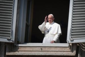 VATICAN-HEALTH-VIRUS-POPE-ANGELUS