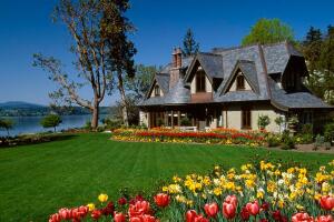 Prince Harry and Meghan Markle spent their first Christmas with baby Archie in a waterfront Canadian mansion