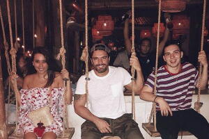 Julián Gil y sus hijos