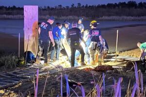 El rescate duró casi tres horas por el riesgo de colapso del terreno inestable.