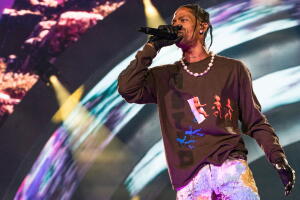 El rapero Travis Scott se habría ido de fiesta con Drake tras la tragedia en el Festival Astroworld.