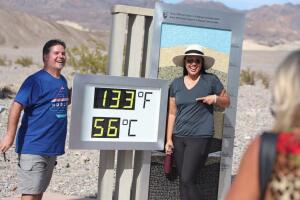 TOPSHOT-US-CLIMATE-WEATHER-HEAT