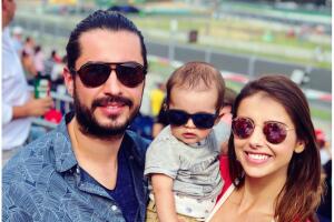Michelle Renaud, su hijo y su esposo