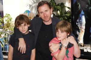 Tim Roth y sus hijos GG.jpg
