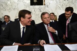 James Comey en el senado