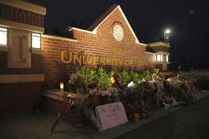 Un memorial en la Universidad de Idaho a la que acudían los cuatro estudiantes asesinados. 