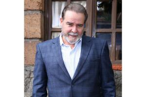 césar-evora-fotos-actor-celebridad-famoso.jpg
