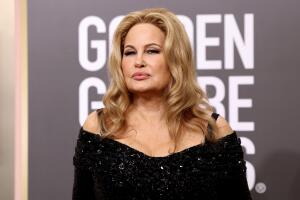 Jennifer Coolidge Golden Globes 2023 Grosby (6).jpg