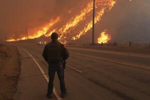 Empresa eléctrica admite posible responsabilidad en incendio forestal en Los Ángeles