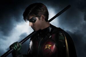 brenton-thwaites-robin-in-titans.jpg