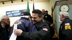 Trabajadores de Boeing ponen fin a su huelga tras más de 7 semanas al votar a favor de nuevo contrato