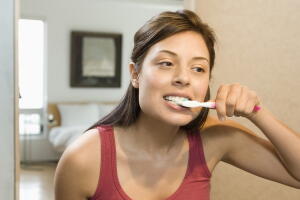 erros-escovar-dentes.jpg