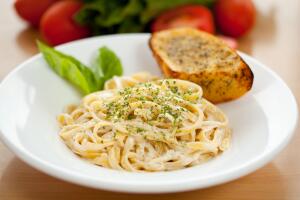 pasta-alfredo-vegan.jpg
