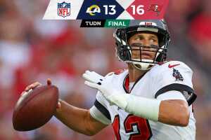 Tom Brady superó las 100,000 yardas y venció a los campeones Rams