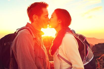 <b>PISCIS</b>
<br>Cáncer, Escorpión, Capricornio son tres de los signos altamente compatibles a nivel sentimental esta temporada. Este día te envuelve un aura de jovialidad y alegría que debes aprovechar saliendo a la conquista. Si tu número de nacimiento es el 2, 4 u 8 tu nivel de compatibilidad es alta con 5, 8 y 9.
<br>