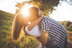 lo-que-ocurre-en-tu-cuerpo-cuando-besas3.jpg