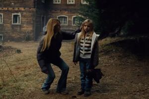 Zombies Sombras en el Bosque - Películas de zombies gratuitas.jpg