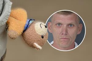 El acusado fue arrestado en 2012 por agresión sexual pero solo fue condenado por abuso infantil sin registro como delincuente.