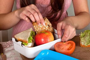 Nutricionista dá cardápio da marmita saudável que emagrece