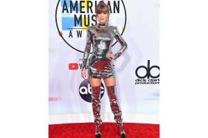 Taylor Swift 2018 American Music Awards - Arrivals.jpg