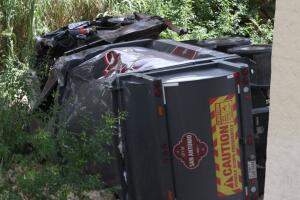 camión de basura cae puente San Antonio