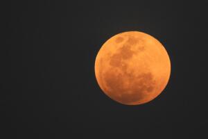 luna-llena-naranja.jpg