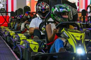 Dezerland Park también cuenta con boliche, trampolines, minigolf, cine y una gran oferta gastronómica para toda la familia.