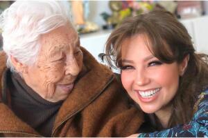 Thalía y su abuelita