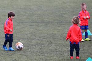 Piqué feliz con el pequeño Sasha