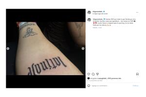 Tito se tatuó la palabra "Latinaje" igual que Cazzu.