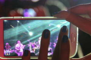17-situacoes-ridiculas-celular-18.jpg