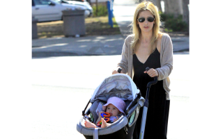 sarah-michellle-gellar-freddie-prinze-jr-hija.png