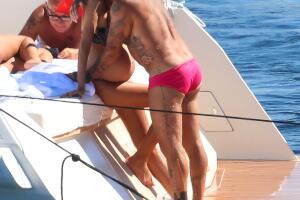 EXC Gianluca Vacchi, Sharon Fonseca