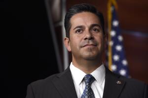 Ben Ray Lujan, es el congresista demócrata de mayor rango que se ha pronunciado hasta ahora por formalizar la investigación contra Trump.