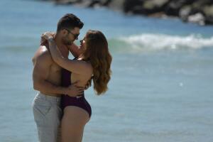 Exclusiva: Sandra y su esposo subieron la temperatura en las playa de Miami