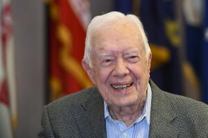El expresidente Jimmy Carter dijo que gracias a las presiones de amigos y opositores, el presidente Trump tuvo que rectificar.