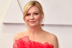 Kirsten Dunst en los Premios Oscar 2022