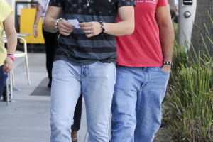 Guapos como sus padres