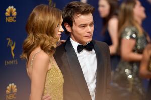 natalia-dyer-charlie-heaton-emmy-2018.jpg