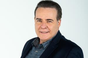 César Évora será Jesús Rojas