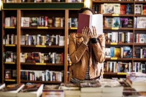 mujer_leyendo_libro.jpg