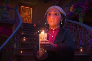 encanto abuela disney.jpg