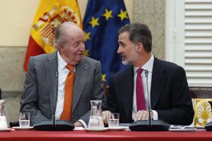Felipe VI renuncia a la herencia de su padre, que deja de percibir asignación